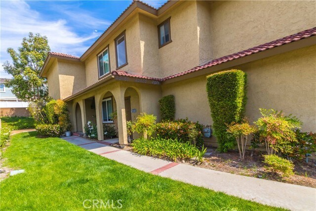 Foto del edificio - 25261 Tanoak Ln