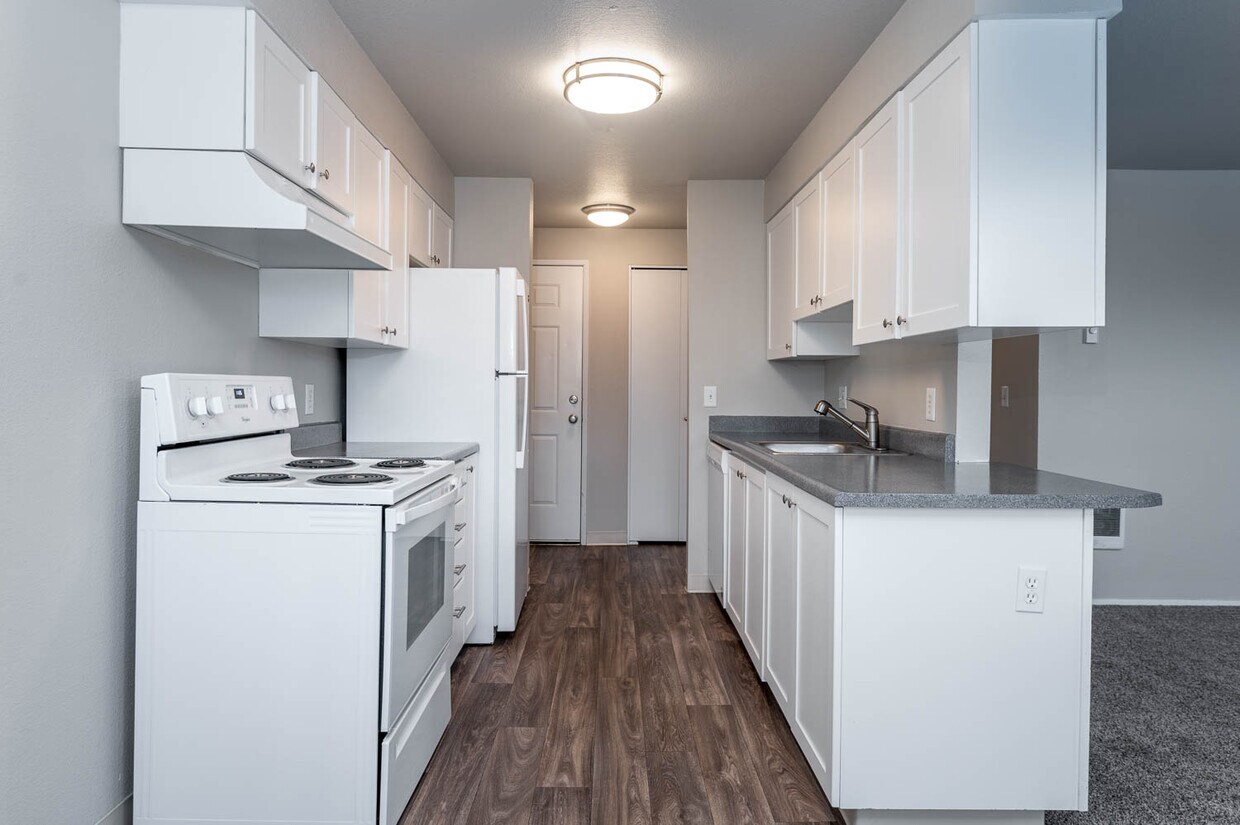 The Crossings Apartments Clackamas, OR