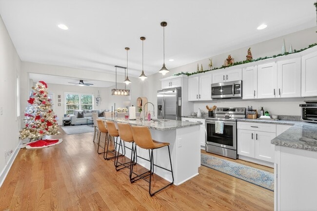 Photo - 4103 Main St House