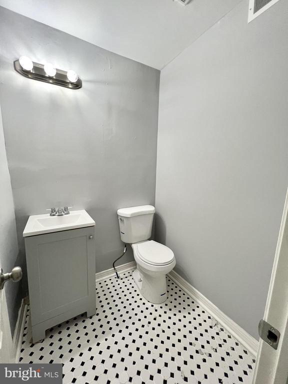Building Photo - 2534 N Lee St