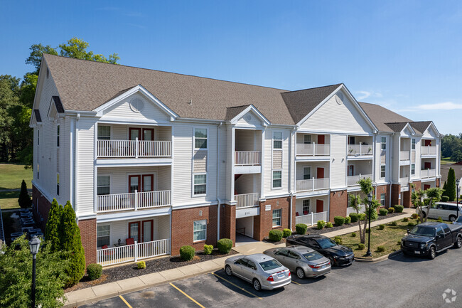 Building Photo - Golf Brook Apartments