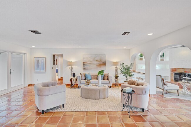 Foto del edificio - 1732 NE 36th St