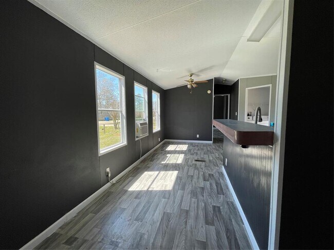 Building Photo - 27951 Hickory Dr