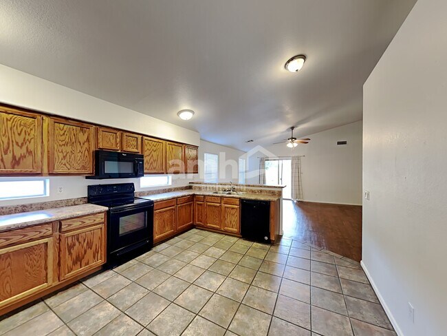 Building Photo - 1303 N Balboa Dr