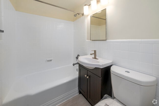 Studio – 398SF - Bathroom - 3801 Connecticut Avenue