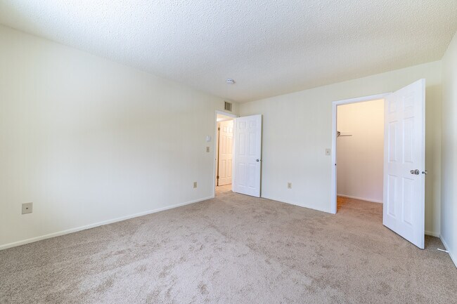 Unidad remodelada - Robert Gardens North