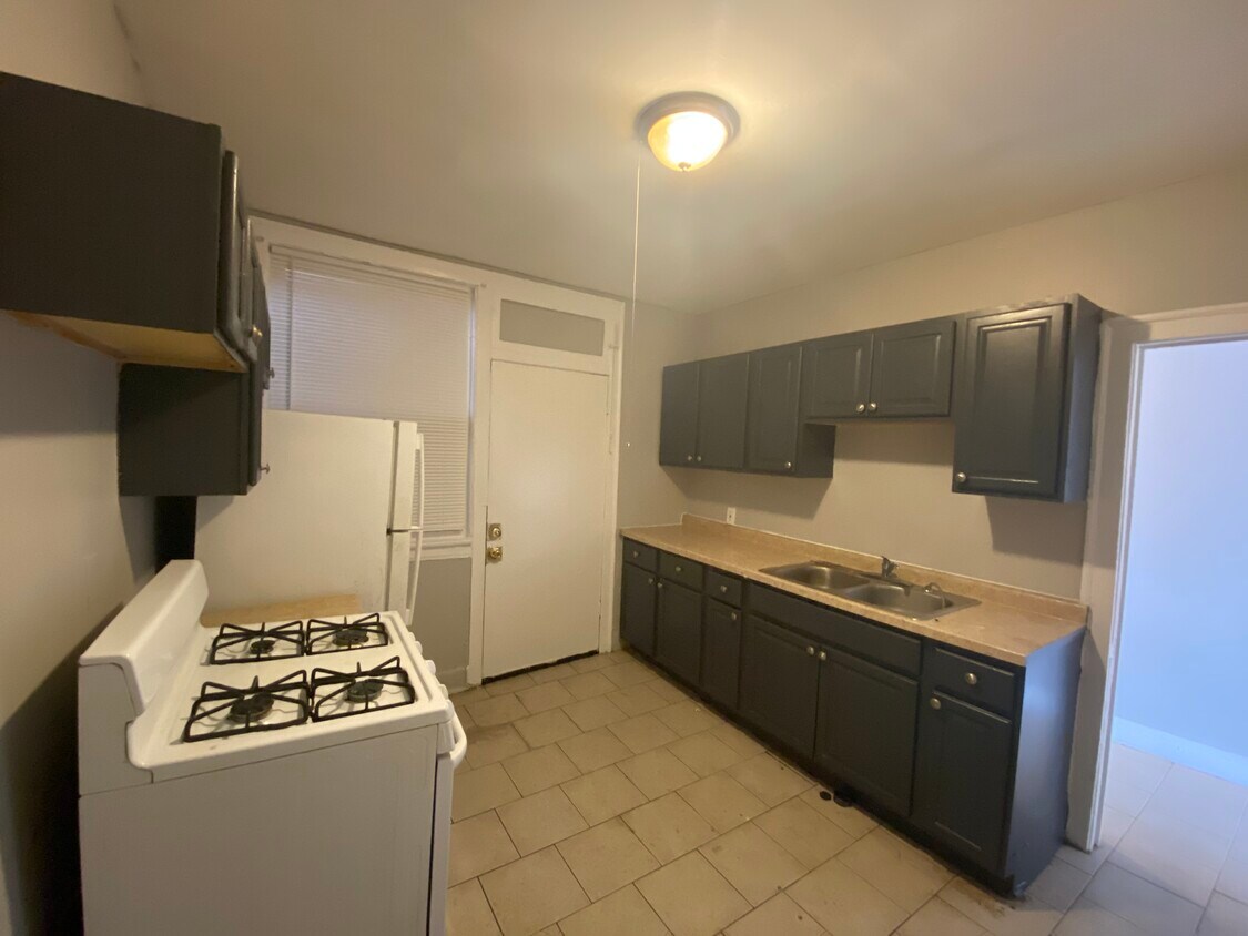 Foto principal - 5954 S Rockwell St