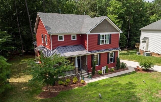 Building Photo - 4 bedrooms/3 bathrooms - The Oakes At Fenton Mill