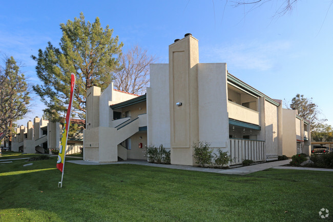 Building - Cedar Oaks