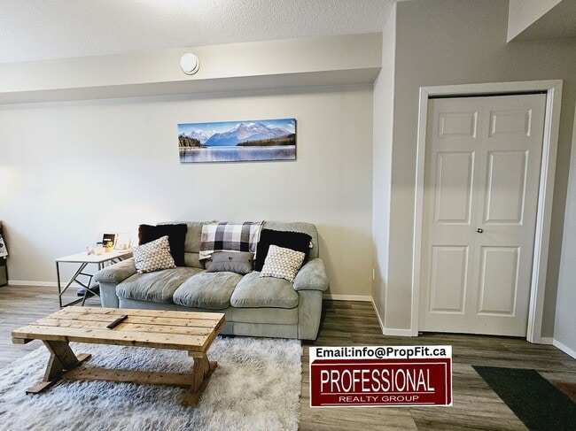 Photo du bâtiment - 6307-6366 66 St