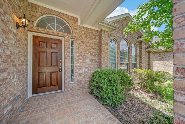 Foto del edificio - 12810 Lakeshore Dr