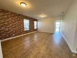 Building Photo - 2235 Farragut St