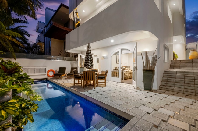 Building Photo - 120 Mast Mall