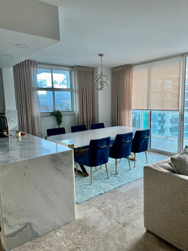 Comedor - 1250 S Miami Ave
