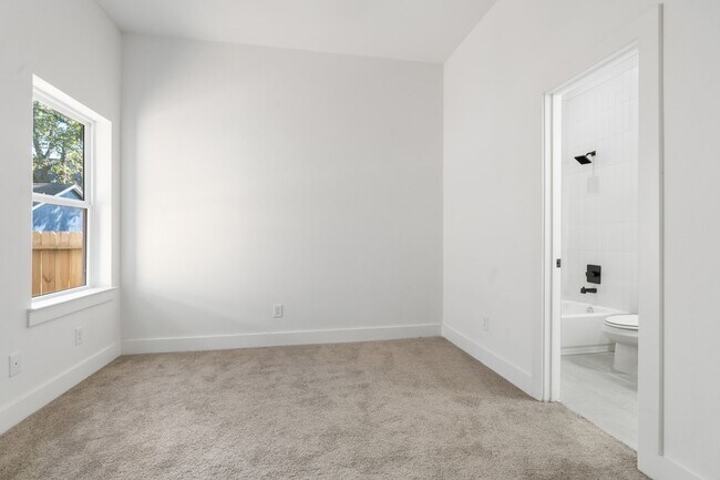 Foto del edificio - 868 E 35th St