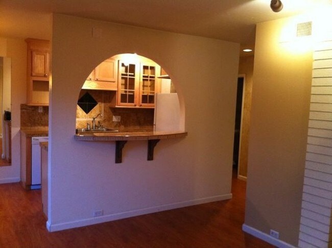 Building Photo - Updated 1bd 1ba condo in Sacramento!