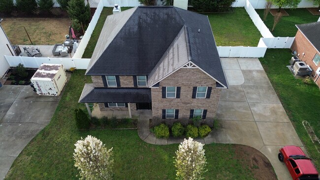 Building Photo - 2320 Fox Creek Dr