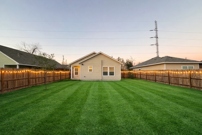 Building Photo - 638 Marbauch Ave