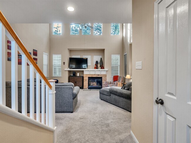 Foto del edificio - 83 Scarlet Woods Ct