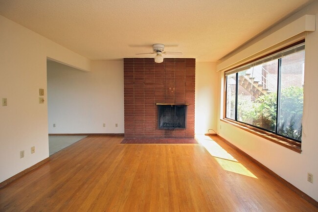 Building Photo - 2575 NW Lovejoy St