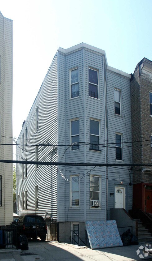 Primary Photo - 524 Timpson Pl