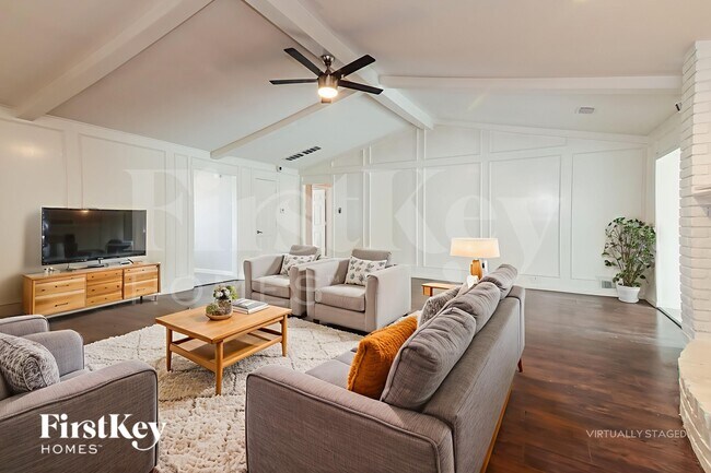 Foto del edificio - 3413 Valley View Ln