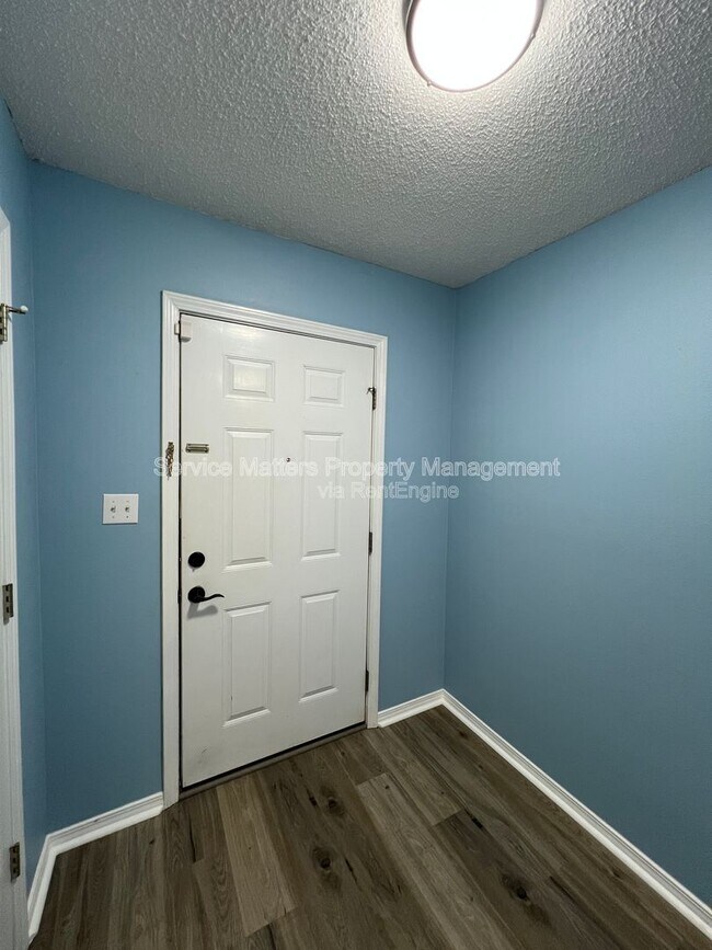 Foto del edificio - 2439 Redoubt Ave