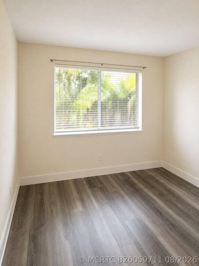 Building Photo - 700 Nottingham Cir