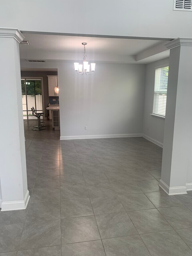 Foto del edificio - 12436 Jovana Rd