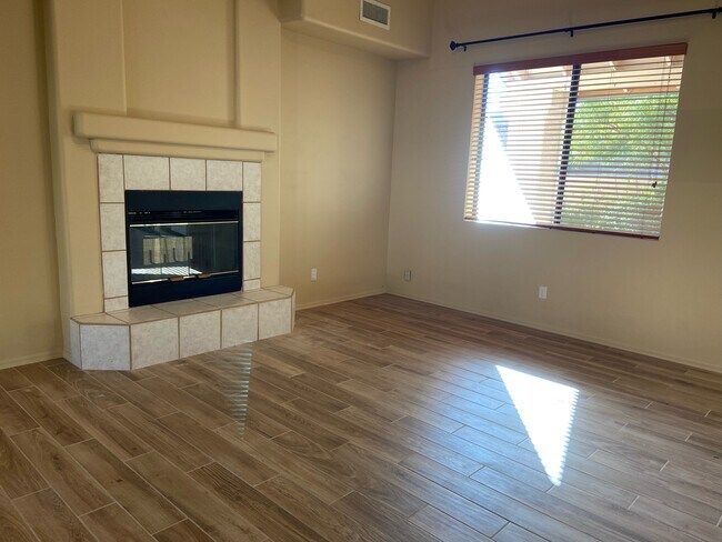 Building Photo - 1431 E Sonoran Desert Dr