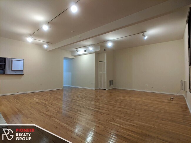 Foto del edificio - 1427 N Dearborn St