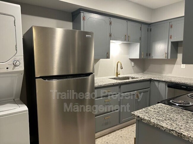 Foto del edificio - 8455 Lowell Ave