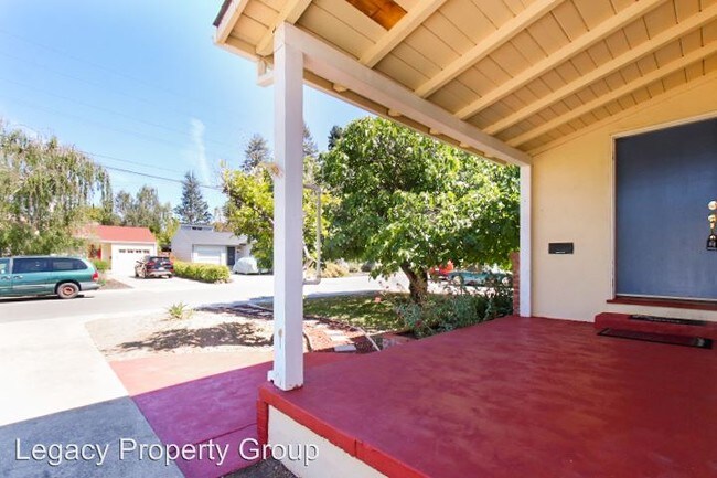 Building Photo - 2 br, 1.5 bath House - 528 Anza Street