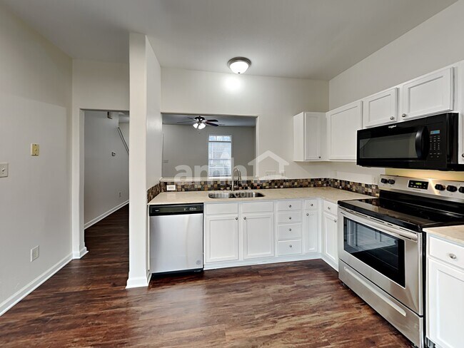 Foto del edificio - 2604 Oasis Ln