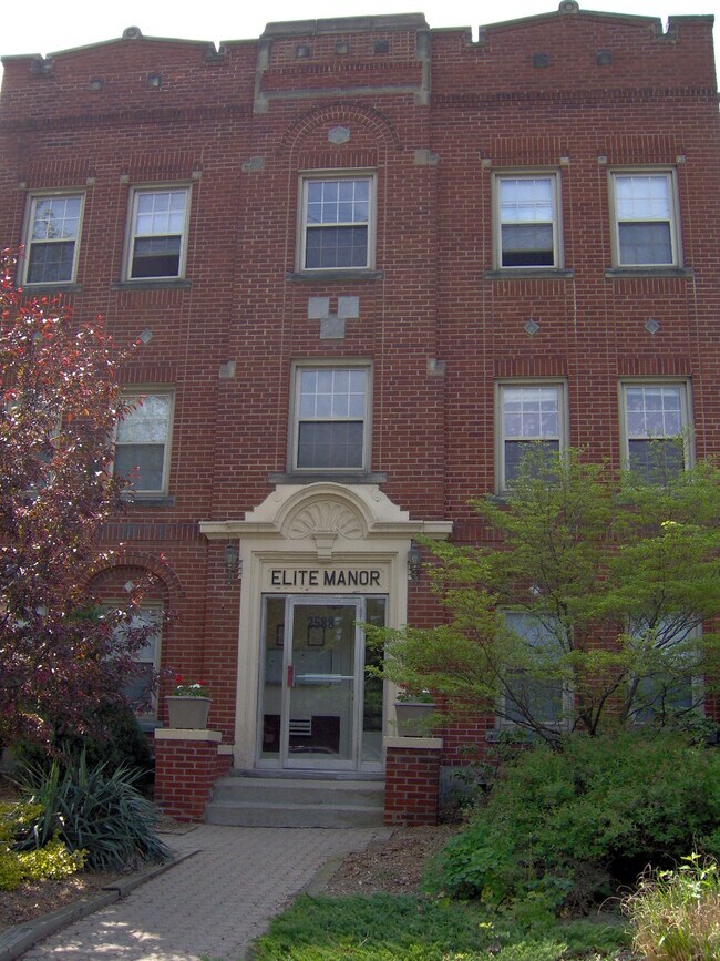 Foto del edificio - 2588 Mayfield Rd