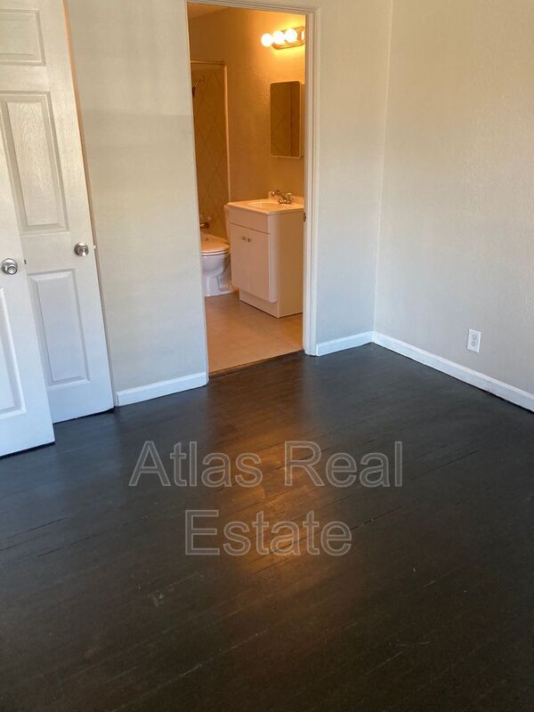 Building Photo - 3431 S Lincoln St