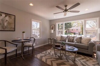 Building Photo - 2221 Larchwood Rd SW