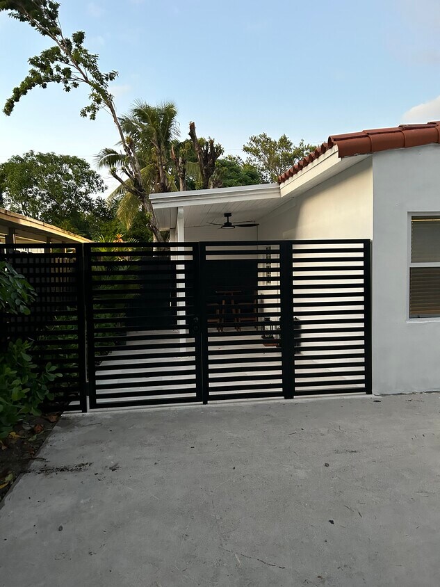 Entrance and private patio - 4771 SW 7th St