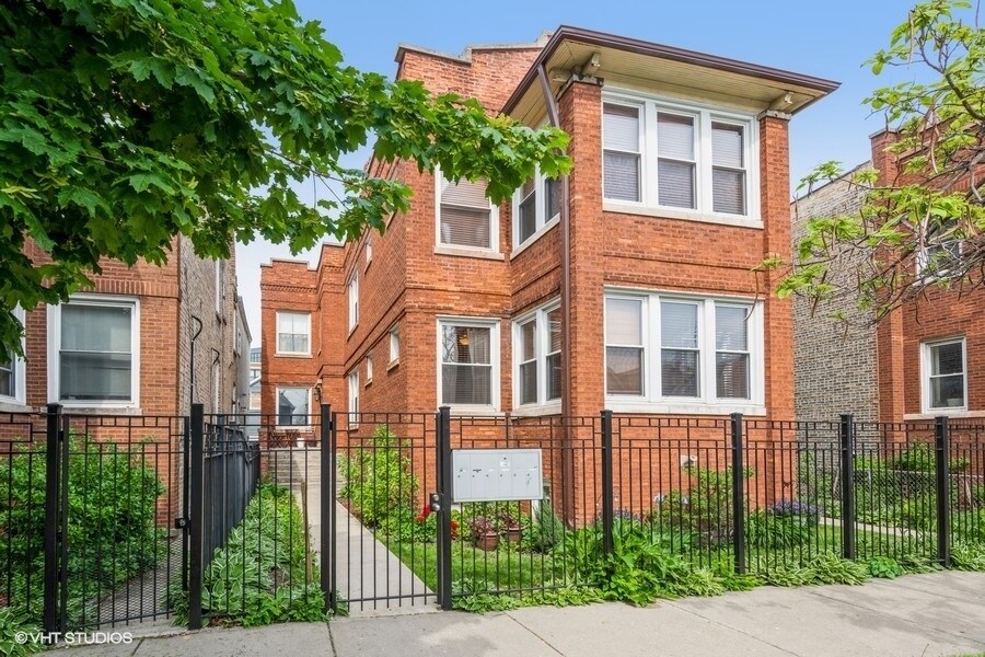 Primary Photo - 2734 N Campbell Ave