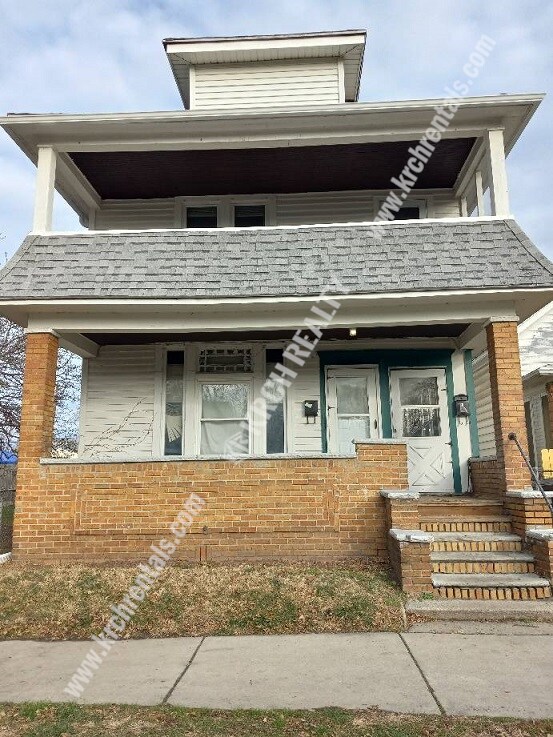 Building Photo - 3-Bedroom Home in South Side Neighborhood