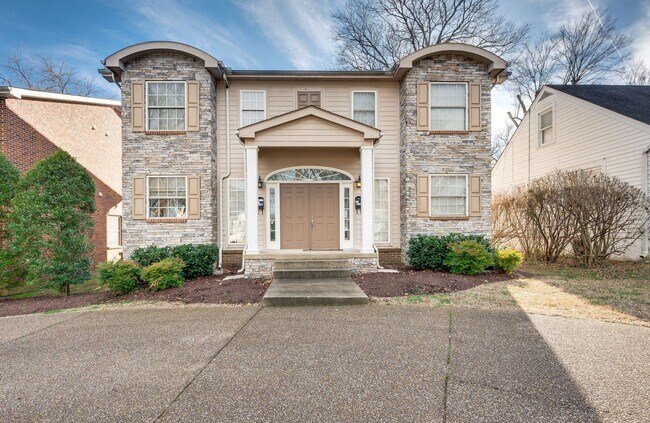 Foto del edificio - Awesome 2BE/2.5BA duplex Incredible location near Vanderbilt University!