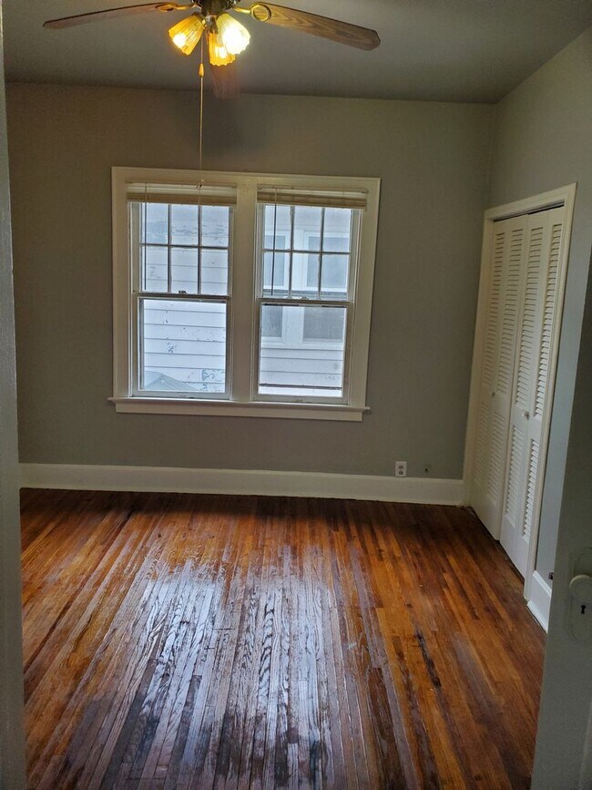 Foto del edificio - 2 Bed/ 1Bath/ Garage / Carport