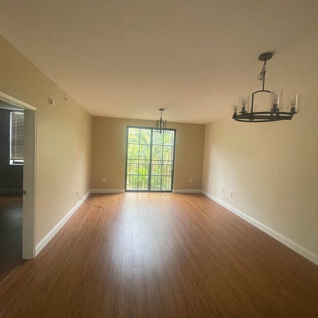 Building Photo - 780 S Sapodilla Ave