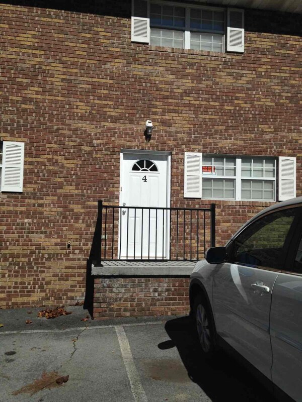 Primary Photo - 2356 Volunteer Pkwy