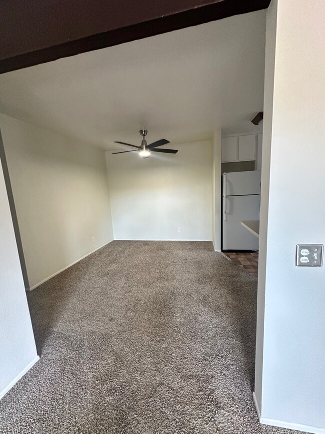 Building Photo - 512 Sandalwood Pl