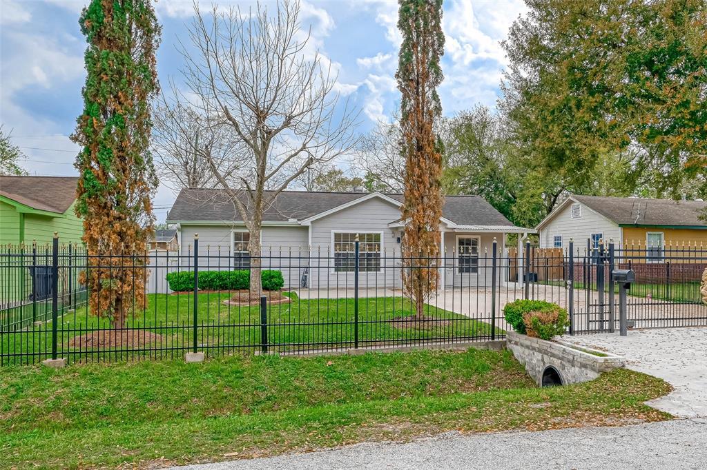 Primary Photo - 1006 Mayford St