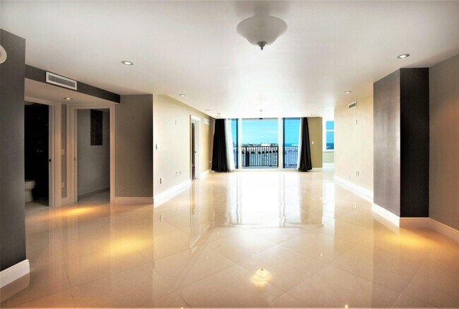 Foto del edificio - 1360 S Ocean Blvd