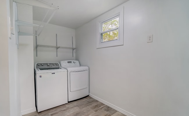 Building Photo - 3BR/2BA Home in Bellefontaine - Completely...