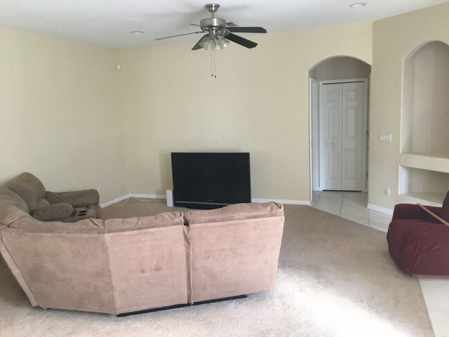 Building Photo - Gorgeous 4 Bedroom Palm Cove Rental