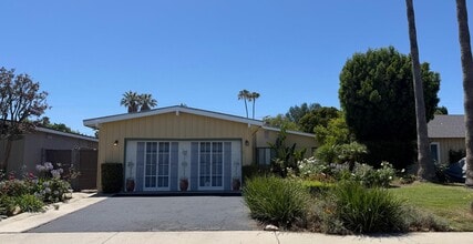 Building Photo - 6903 Lasaine Ave
